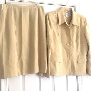 Le Suit, Size 14 jacket & matching skirt